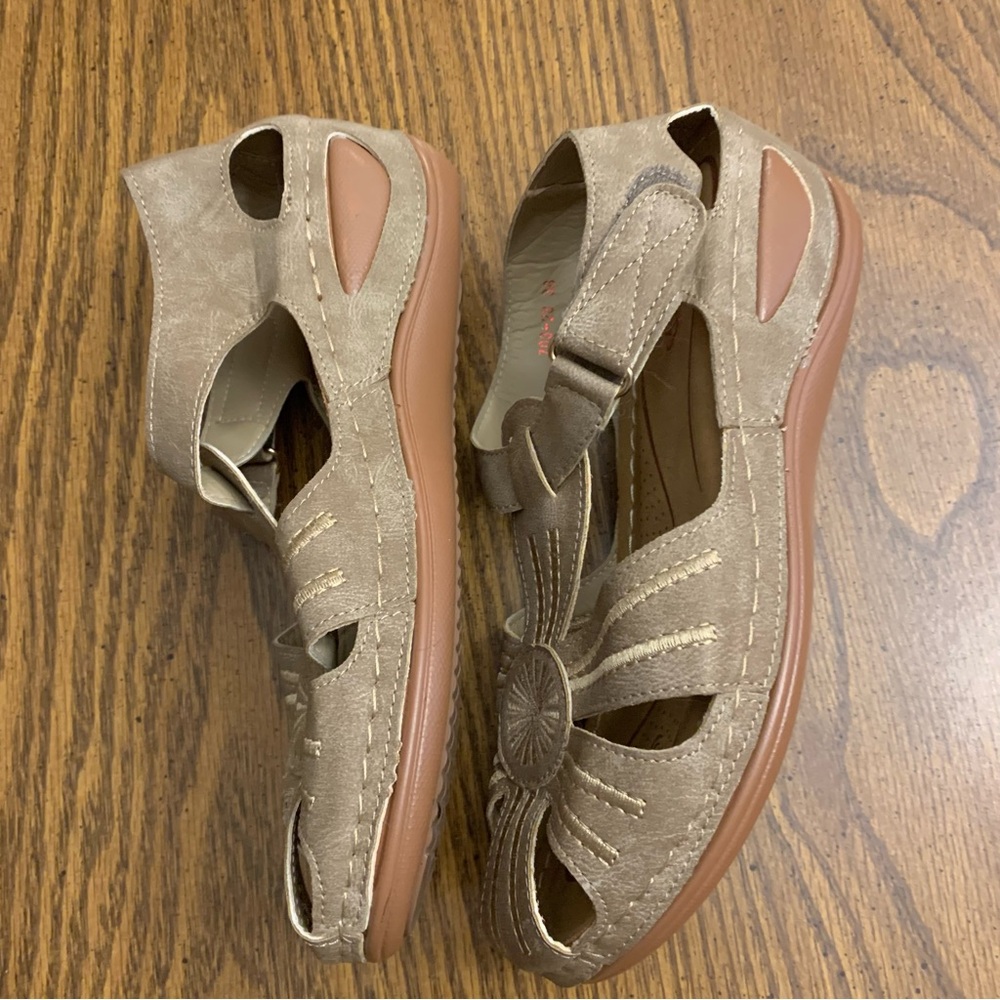 Lostis Tan Leather Sandals. Size 38 Euro - Picture 7 of 10